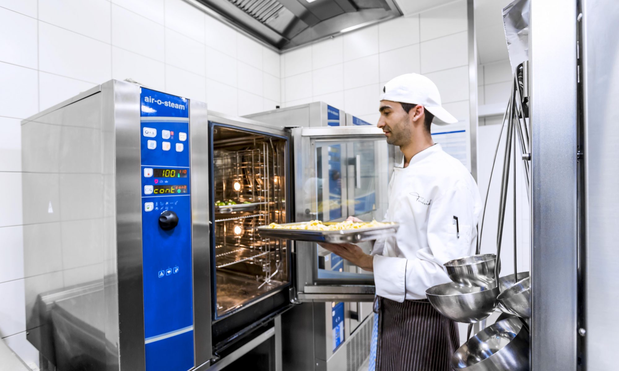 Cuptorul gastronomic – o solutie inteligenta pentru orice bucatarie profesionala