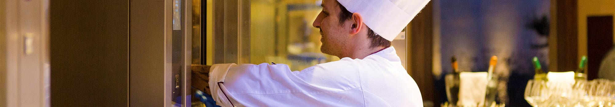 Curățarea profesionistă a cuptorului – Cum puteți economisi bani