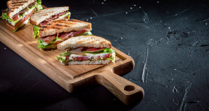 Poza reprezinta panini facut cu Panini Grill